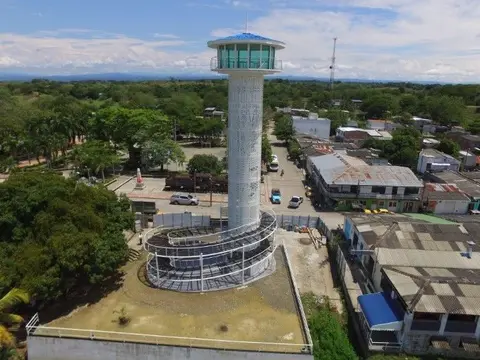 Faro Mirador sobre el río Magdalena